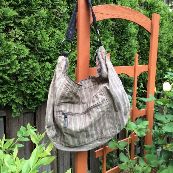 Dakine Handbags - Dakine striped canvas bag, floral lining.